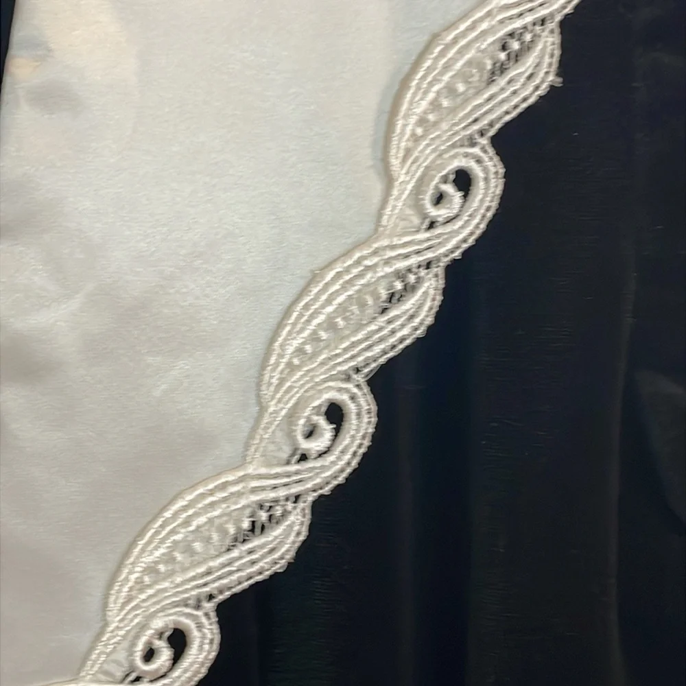 Miss Dorby Velvet Dress White Satin Collar, 16